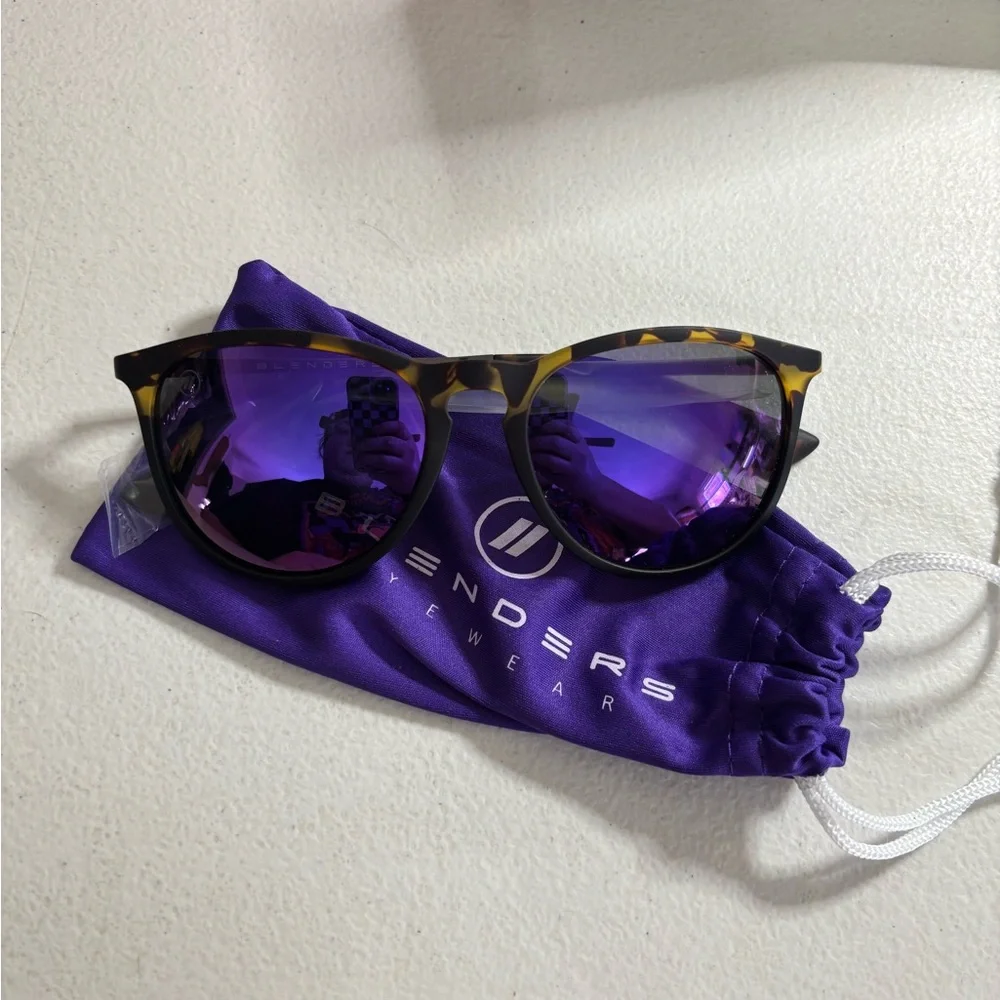 Blenders Eyeware Sahara Dust Matte Tortoise Polarized Sunglasses - Picture 5 of 6